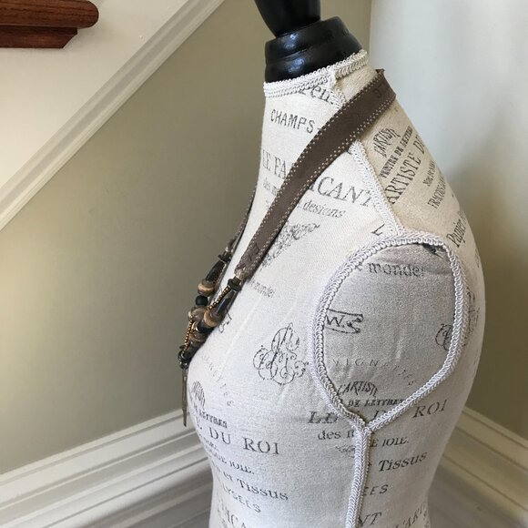 Twine & Twig Medallion Tribal Beaded Necklace Womens Suede Strap Brown Bronze - Picture 9 of 11